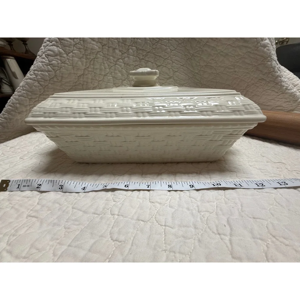 Belleek Everyday Ireland White Basketweave Lidded Casserole Rectangular Baker